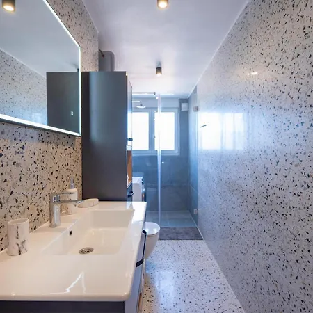 2 Bedroom Beautiful In