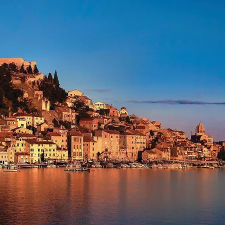 2 Bedroom Beautiful In Sibenik